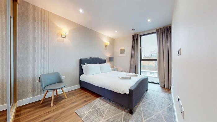 1 Bedroom Apartment To Rent In Back Church Lane, Twyne House Apartments, London, E1