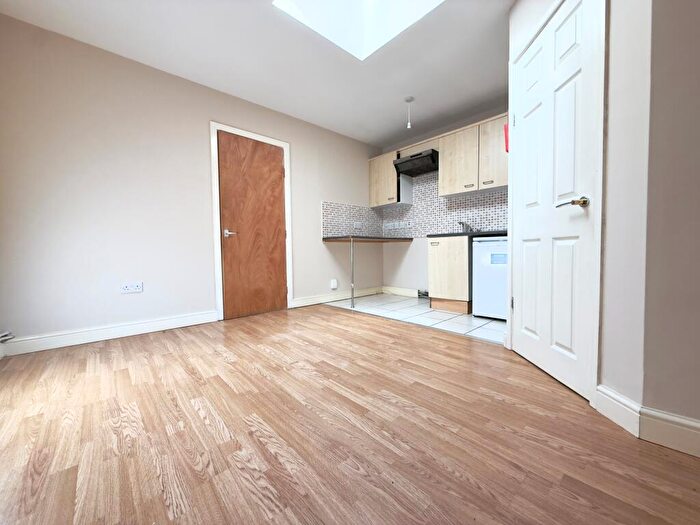 1 Bedroom Flat To Rent In Alexander Road, Acocks Green, B27