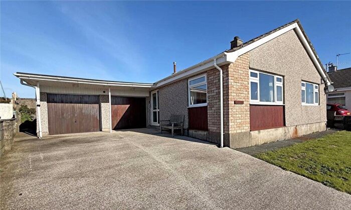 3 Bedroom Bungalow For Sale In Cae Braenar, Holyhead, Isle Of Anglesey, LL65