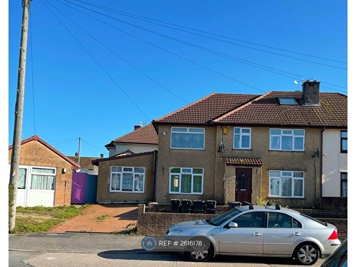 Studio To Rent In Bonnington Walk, Bristol, BS7