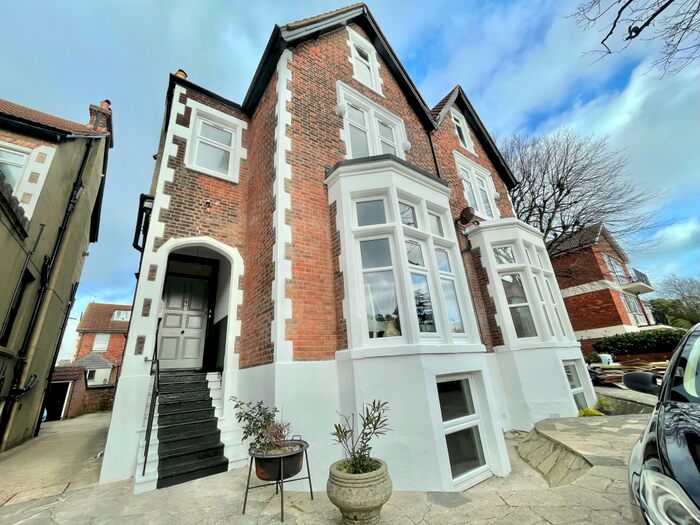 4 Bedroom Maisonette To Rent In Clarendon Road, Southsea, PO5