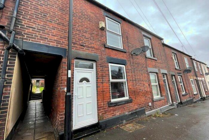 3 Bedroom Terraced House To Rent In Woodseats Road, Sheffield, S8