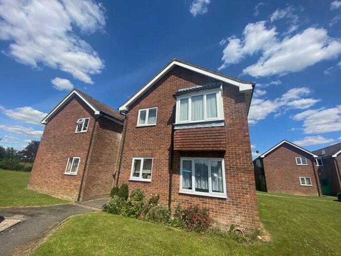 1 Bedroom Flat To Rent In Blackmore Road, Shaftesbury, SP7