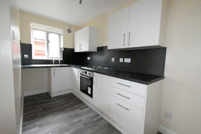 2 Bedroom Terraced House To Rent In Tweendykes Road, Hull, HU7