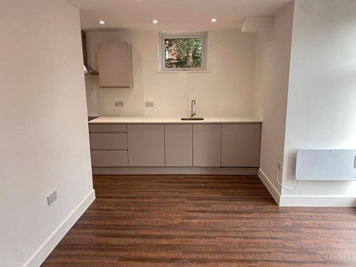 2 Bedroom Apartment To Rent In Barrfield Road, Salford, M6