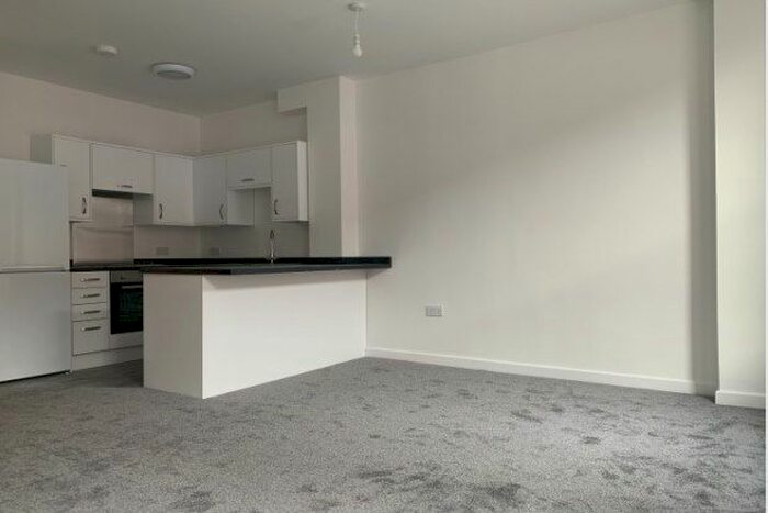 3 Bedroom Flat To Rent In A High Street, Ramsgate, CT11