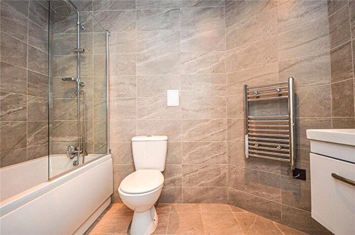 1 Bedroom Apartment To Rent In Kingsbridge Point, Town Centre, Swindon, SN1