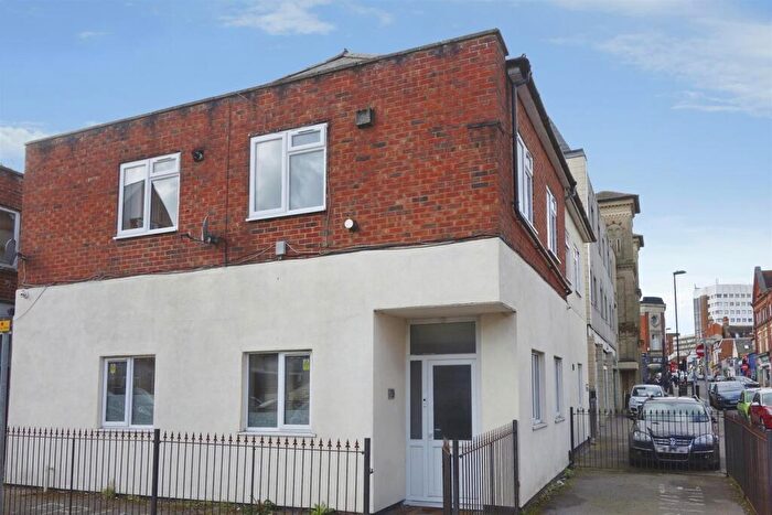 2 Bedroom Flat To Rent In Arthur Street, Aldershot, GU11