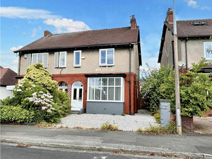 3 Bedroom Semi-Detached House For Sale In Rutland Road, Manchester, M28