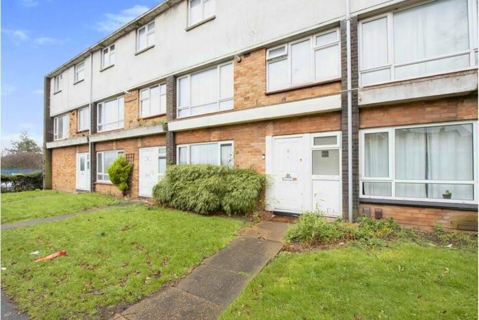 1 Bedroom Property To Rent In Clay Hill Road, Basildon, SS16