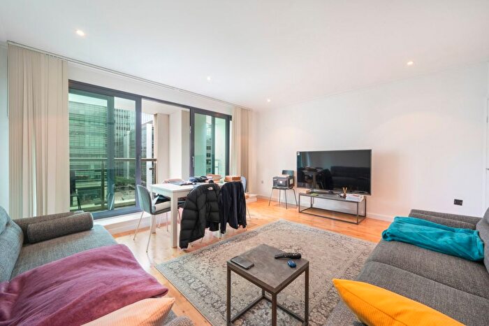 2 Bedroom Flat To Rent In Discovery Dock Apartments East, South Quay Square, E14