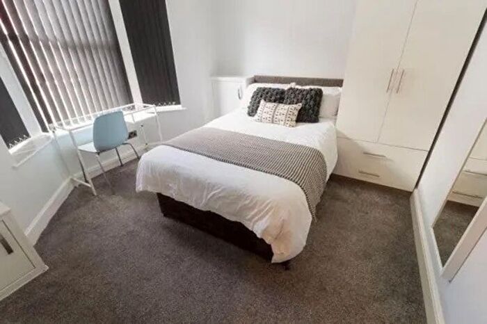 6 Bedroom Semi Detached House To Rent In Gilroy Road, Liverpool, L6