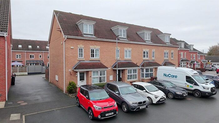 4 Bedroom Terraced House For Sale In Cherry Tree Walk, Knottingley, WF11