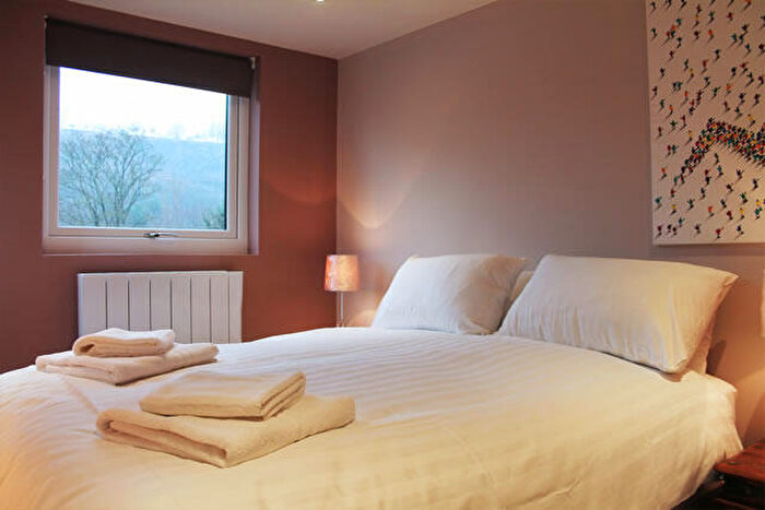 1 Bedroom Apartment For Sale In Flat, A High Street, Uppermill, OL3