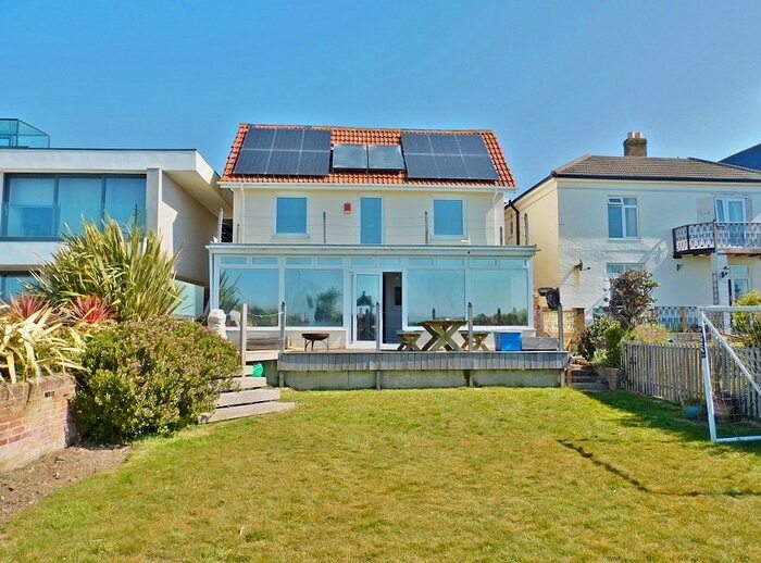 4 Bedroom Detached House To Rent In Hill Head Road, Hill Head, Fareham, PO14