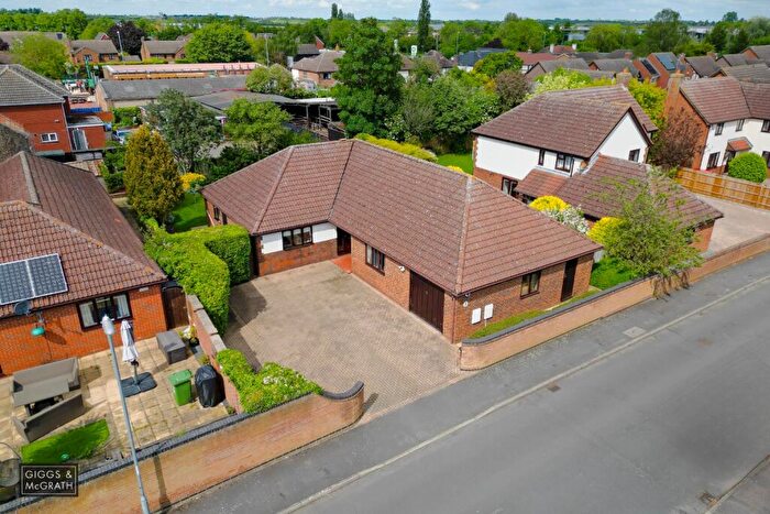 3 Bedroom Bungalow For Sale In Sheepfold, St. Ives, Cambridgeshire, PE27