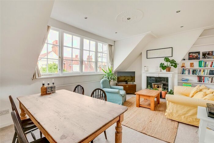 2 Bedroom Flat To Rent In Marlborough Crescent, London, W4