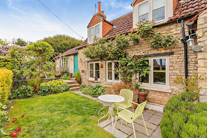 4 Bedroom Detached House For Sale In Pinfold Road, Castle Bytham, Grantham, NG33