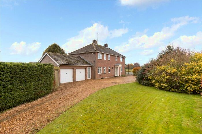 4 Bedroom Detached House For Sale In East Kennett, Marlborough, Wiltshire SN8