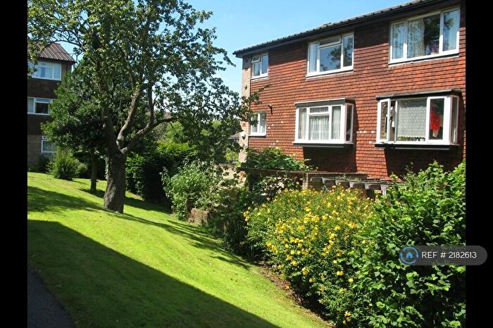 2 Bedroom Flat To Rent In Anselm Close, Croydon, CR0