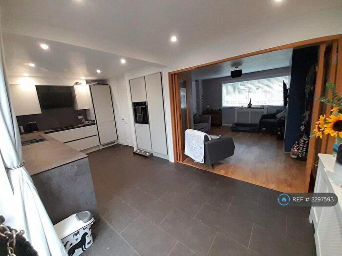 2 Bedroom End Of Terrace House To Rent In Hereford Road, Basingstoke, RG23