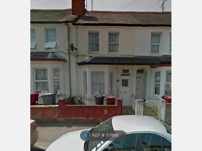 4 Bedroom Terraced House To Rent In St. Edwards Road, Reading RG6