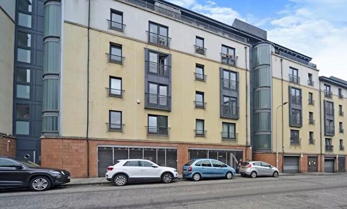3 Bedroom Flat To Rent In , Cables Wynd, Edinburgh, EH6