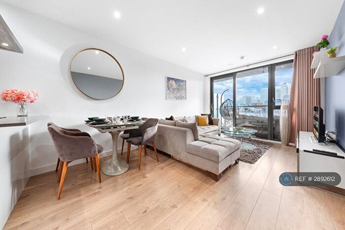 2 Bedroom Flat To Rent In Porcelain House, London, E3
