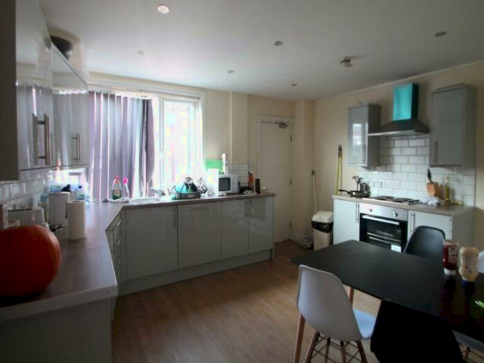 4 Bedroom House To Rent In Richmond Mount, Leeds, LS6
