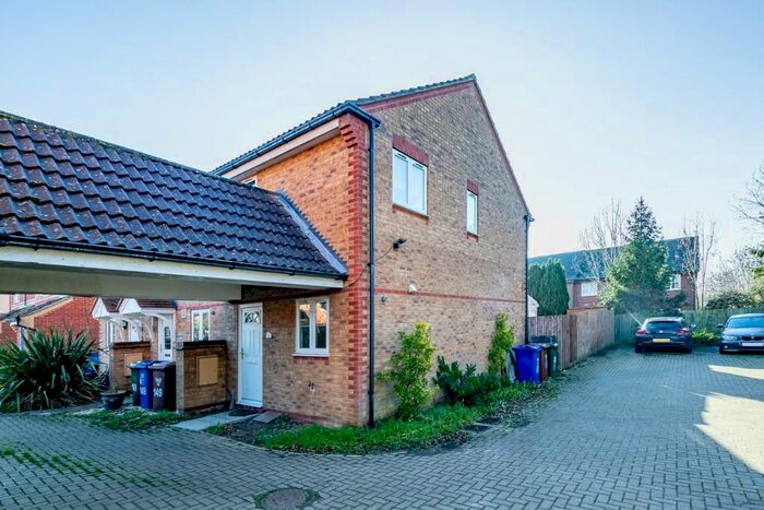 2 Bedroom End Of Terrace House To Rent In Merganser Drive, Bicester, Oxfordshire, OX26