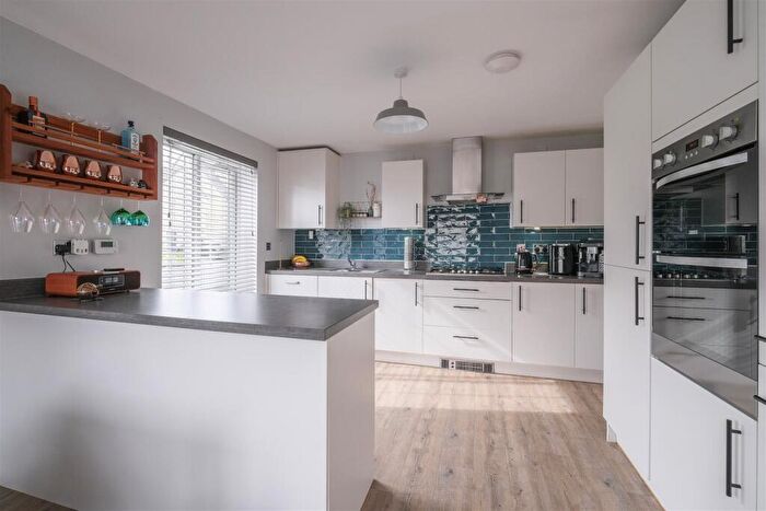 4 Bedroom Detached House For Sale In Anvil Court, Lindley, Huddersfield, HD3