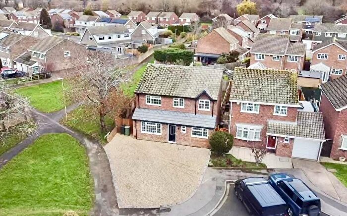 5 Bedroom Detached House For Sale In Hawk Close, Abbeydale, Gloucester, GL4