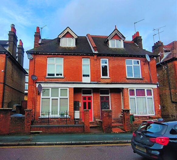1 Bedroom Flat To Rent In Marlborough Road, Watford, WD18