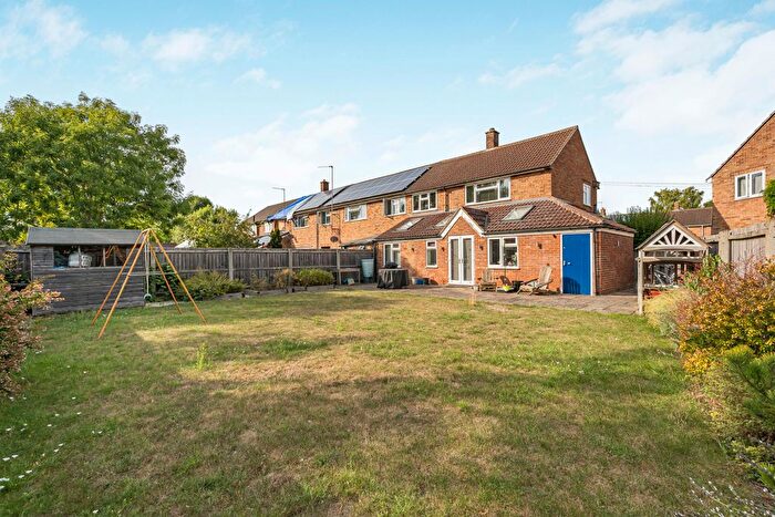 3 Bedroom Terraced House For Sale In Queens Close, Harston, CB22