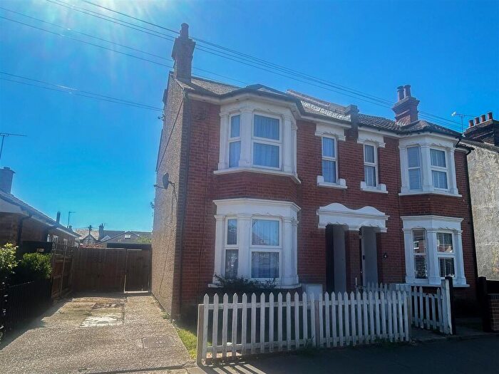3 Bedroom Semi-Detached House For Sale In Cotswold Road, Clacton-On-Sea, CO15