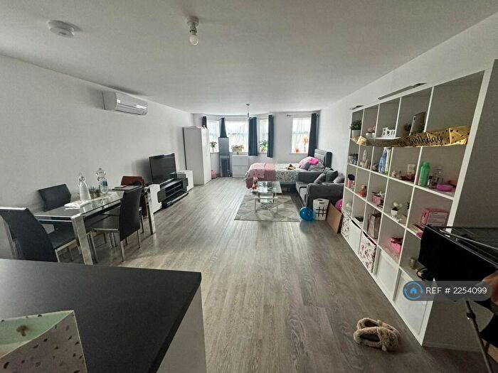 1 Bedroom Flat To Rent In Anglesea Road, Southampton, SO15