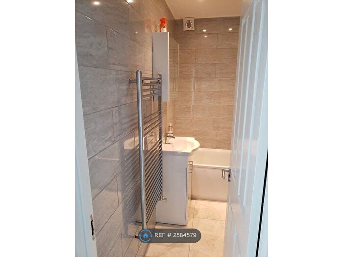 3 Bedroom Semi-Detached House To Rent In Bagshaw Street, Pleasley, Mansfield, NG19