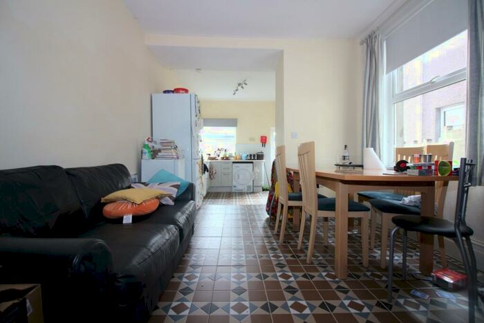 5 Bedroom Terraced House To Rent In Monthermer Road, Cathays, CF24