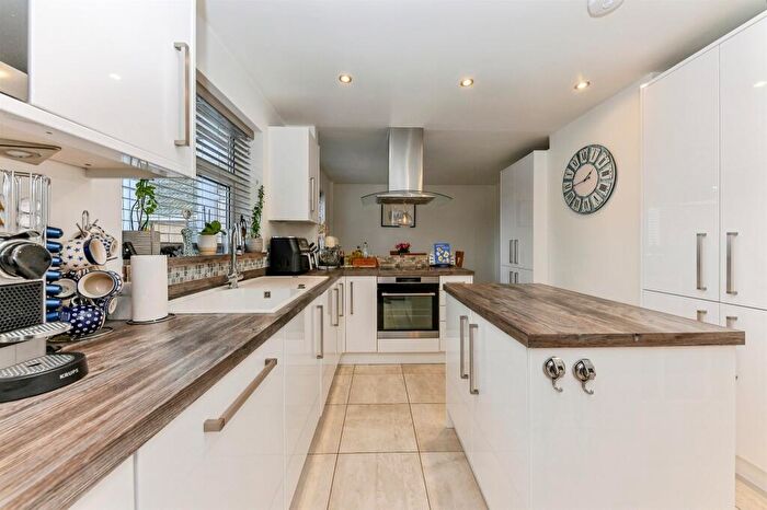 3 Bedroom Detached Bungalow For Sale In Aveland Road, Ketton, Stamford, PE9 - Photo 6