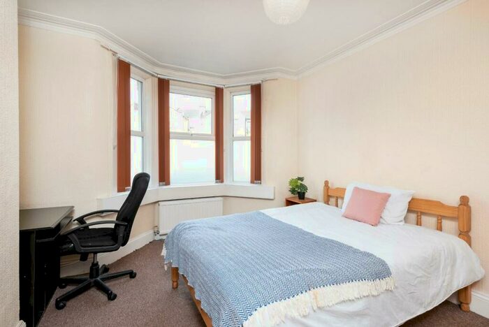 4 Bedroom Terraced House To Rent In Beckhampton Road, Bath, BA2