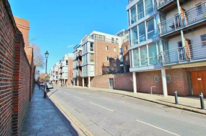 1 Bedroom Apartment To Rent In Admiralty Road, Portsmouth, PO1