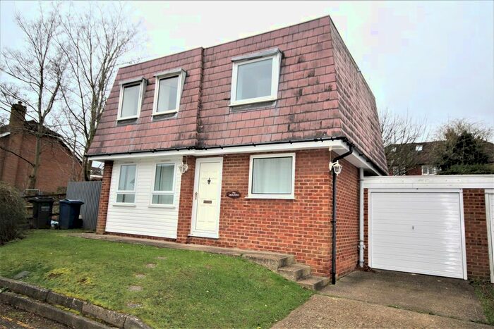 3 Bedroom Detached House To Rent In Hampden Road, Chalfont St Peter, SL9