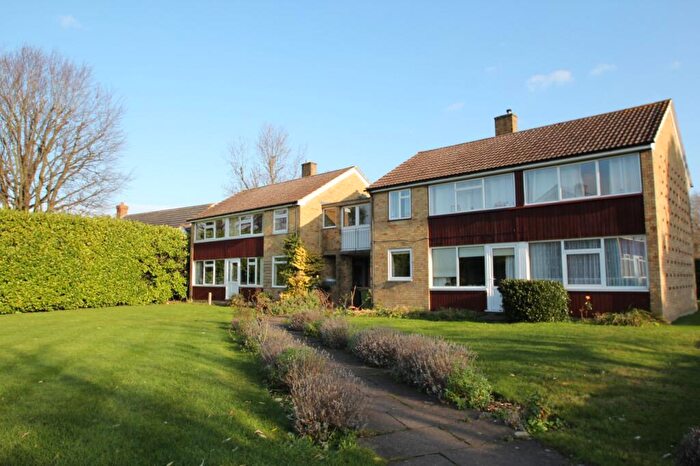 2 Bedroom Flat To Rent In Balquhain Close, Ashtead, KT21