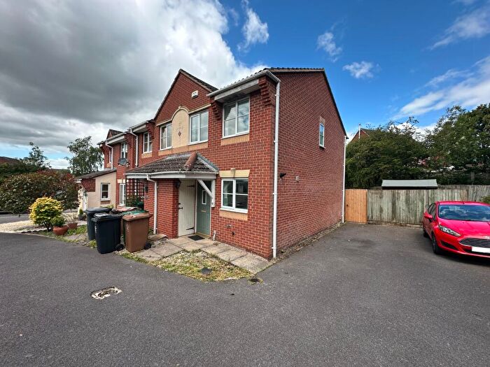 2 Bedroom End Of Terrace House For Sale In Ensor Close, Swadlincote, Derbyshire, DE11