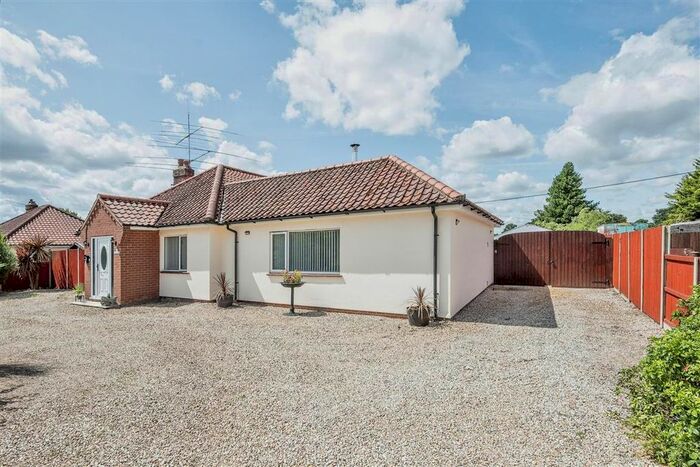 3 Bedroom Detached Bungalow For Sale In Cromer Road, Hevingham, Norwich, NR10