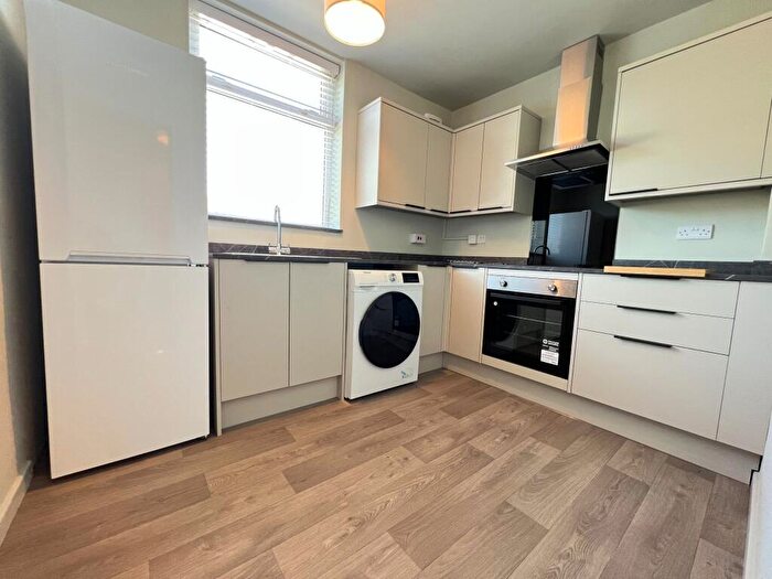 2 Bedroom Apartment To Rent In Sycamore Court, Beeston, Nottingham, NG9