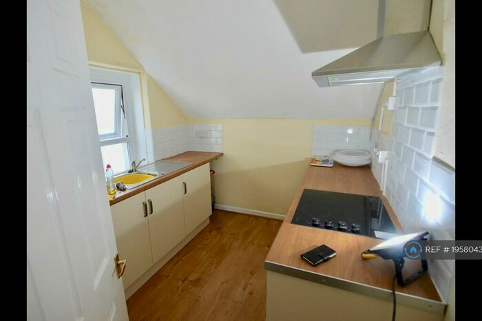1 Bedroom Flat To Rent In Station Road, Ilfracombe, EX34