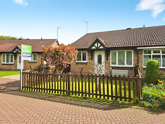 2 Bedroom Semi-Detached Bungalow For Sale In The Orchard, Hull, HU9