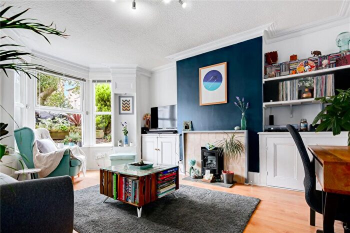 1 Bedroom Flat To Rent In Grosvenor Road, London, E11