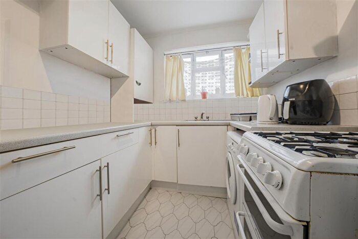 1 Bedroom Flat For Sale In Reed House, Toland Square, Putney, SW15